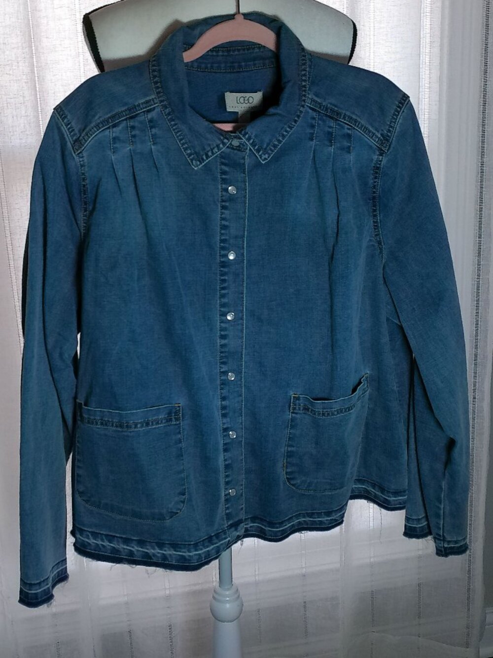 LOGO By Lori Goldstein Denim Jacket Pearlized Snaps Dual Pockets NWOT XL